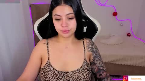 V  I C  T O R I A  online show from 11.28.25