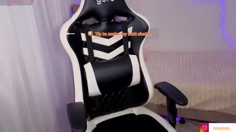 Snapshot of victoryyy__ chatting on 12.18.25 V I C T O R I A online show from 12.18.25