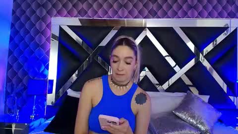 victtoria lee online show from 11.25.25