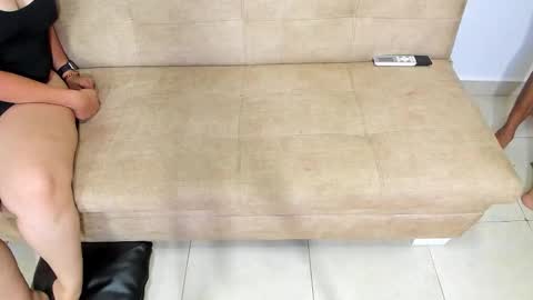 Snapshot of vida_web chatting on 11.29.25 HADE LEONEL ALEX online show from 11.29.25