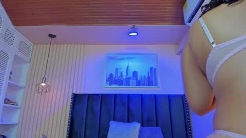 Viiolett online show from 11.04.25