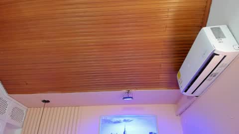 Viiolett online show from 11.13.25