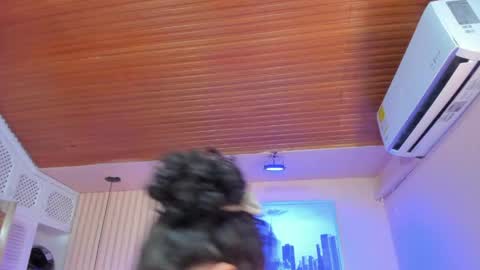 Viiolett online show from 04.11.26