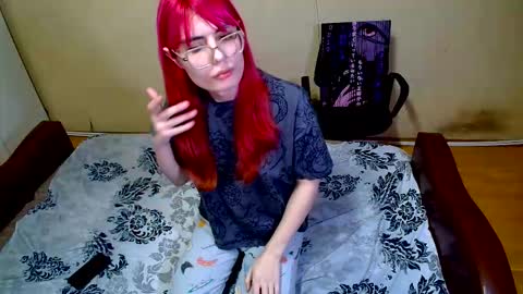 Snapshot of vika_sirnik chatting on 11.15.25 Lizochka1337 online show from 11.15.25