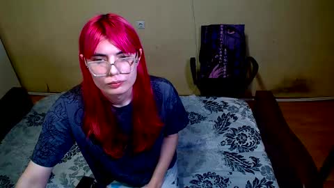 Snapshot of vika_sirnik chatting on 11.17.25 Lizochka1337 online show from 11.17.25