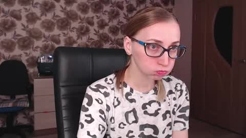 Snapshot of vikaericka chatting on 01.30.25 Vika online show from 01.30.25