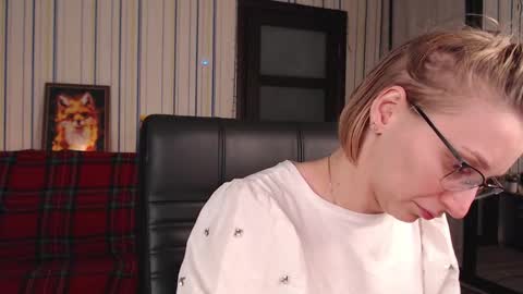 Snapshot of vikaericka chatting on 01.10.26 Vika online show from 01.10.26