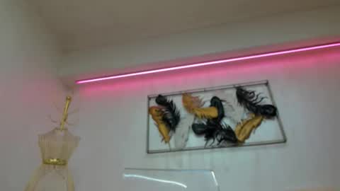 vikafever online show from 10.12.25