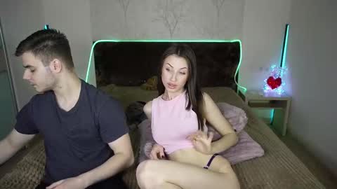 Snapshot of vikki_and_george chatting on 11.14.25 vikki and george online show from 11.14.25