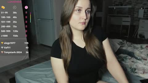 VikkiSnake online show from 10.21.25