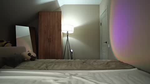 VIKKI online show from 10.15.25