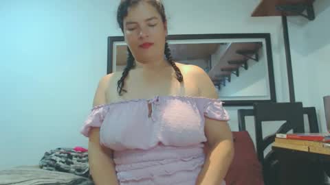 Snapshot of vikktoriaaa chatting on 10.27.25 VIKKKTORIAAA online show from 10.27.25