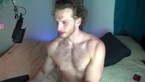 Snapshot of viktor_secret chatting on 12.27.24 fansly VITEKsecret online show from 12.27.24