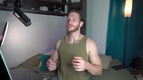 Snapshot of viktor_secret chatting on 09.28.25 fansly VITEKsecret online show from 09.28.25