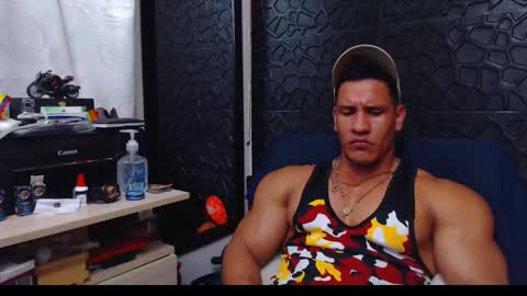 Viktor Herrera online show from 01.05.25