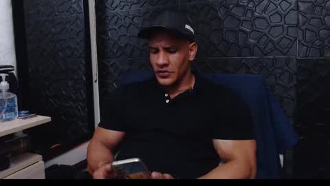 Viktor Herrera online show from 01.07.25