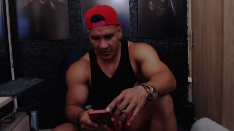 Snapshot of viktorherrera chatting on 06.29.26 Viktor Herrera online show from 06.29.26