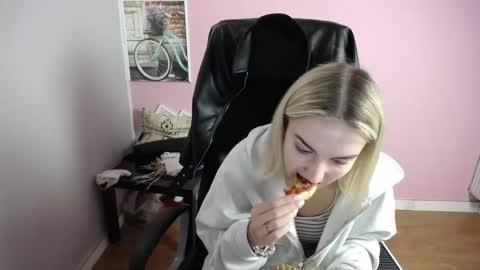 viktoria_lovely online show from 04.17.26