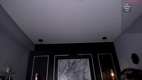 Snapshot of vikypetiteee chatting on 11.17.25 Victoria online show from 11.17.25