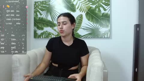 vikysexy28 online show from 03.11.25