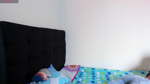 Snapshot of vinaly_y chatting on 10.23.25 Vinaly online show from 10.23.25