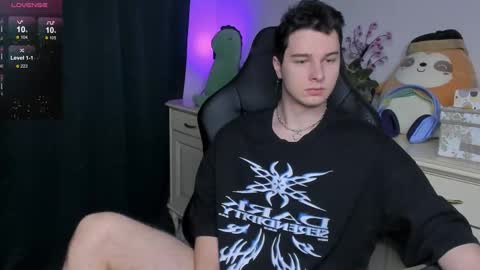 Vincent Strong online show from 12.21.25