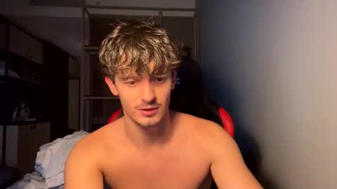 Snapshot of vincentprice69 chatting on 11.04.25 vincentprice69 online show from 11.04.25