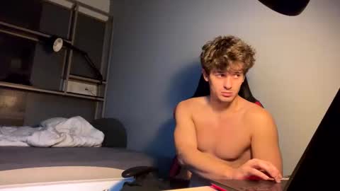 Snapshot of vincentprice69 chatting on 11.16.25 vincentprice69 online show from 11.16.25