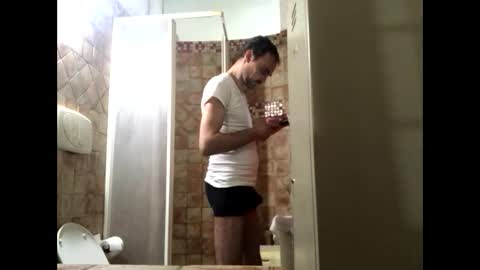 Snapshot of vinmin90 chatting on 10.23.25 Zenith online show from 10.23.25