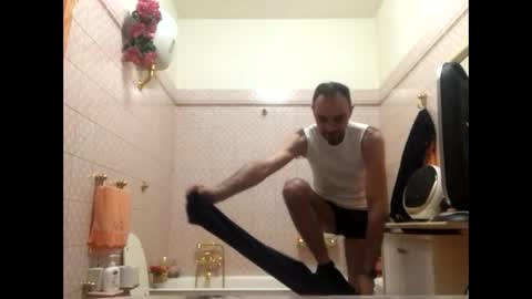 Snapshot of vinmin90 chatting on 11.11.25 Zenith online show from 11.11.25