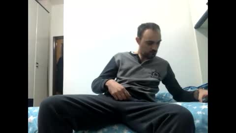 Snapshot of vinmin90 chatting on 11.20.25 Zenith online show from 11.20.25