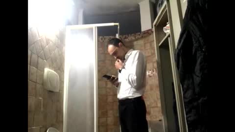 Snapshot of vinmin90 chatting on 11.23.25 Zenith online show from 11.23.25