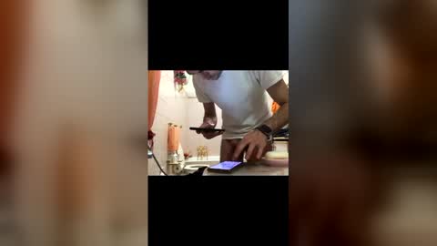 Snapshot of vinmin90 chatting on 11.29.25 Zenith online show from 11.29.25