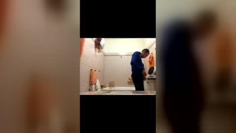 Snapshot of vinmin90 chatting on 12.02.25 Zenith online show from 12.02.25