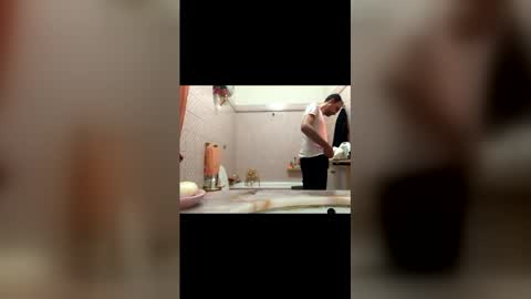 Snapshot of vinmin90 chatting on 12.14.25 Zenith online show from 12.14.25