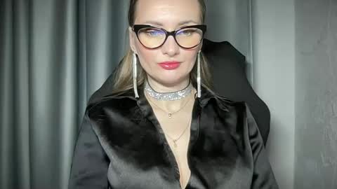 Snapshot of viola_1 chatting on 02.04.25 Funny girl online show from 02.04.25