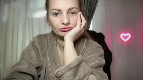 Snapshot of viola_1 chatting on 02.18.25 Funny girl online show from 02.18.25