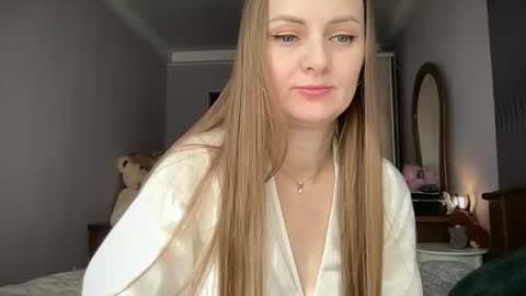 Snapshot of viola_1 chatting on 06.07.26 Funny girl online show from 06.07.26