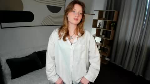 Snapshot of viola_larson chatting on 03.01.26 Viola but friends call me Sisi online show from 03.01.26