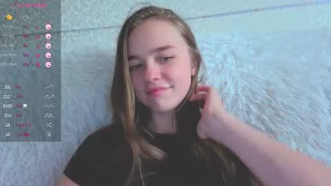 Snapshot of viola_star_ chatting on 06.22.26 Your Vi online show from 06.22.26