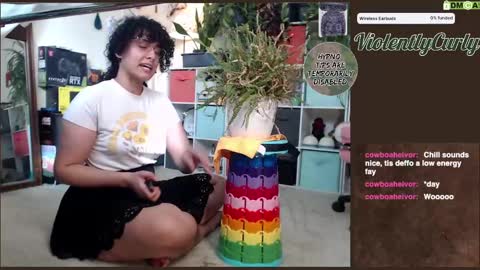 Snapshot of violentlycurly chatting on 03.08.25 Curly the Coin Operated Toy online show from 03.08.25