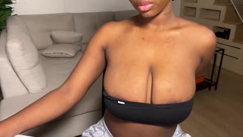 Fantasy Black Girl online show from 10.16.25