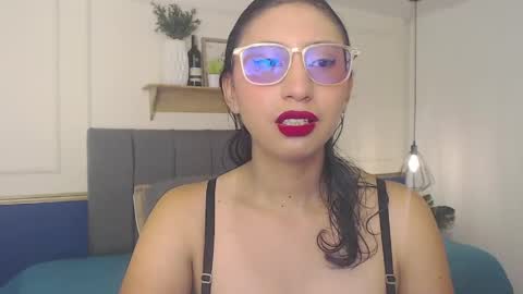 V I O L E T  online show from 04.17.26