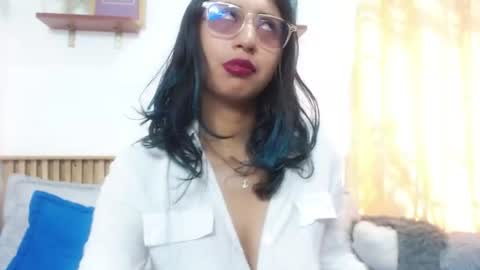 V I O L E T  online show from 06.25.26