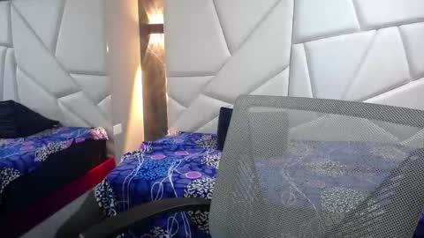 Violet online show from 04.18.26