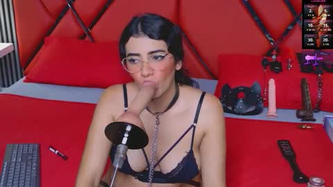 Snapshot of violet_bdsm chatting on 03.12.26 Violet online show from 03.12.26