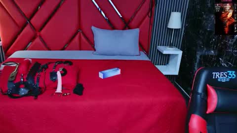 Snapshot of violet_bdsm chatting on 03.28.26 Violet online show from 03.28.26