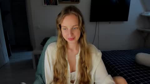 Violet online show from 09.20.25