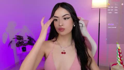 Snapshot of violet_catt chatting on 12.17.25 Violeta online show from 12.17.25