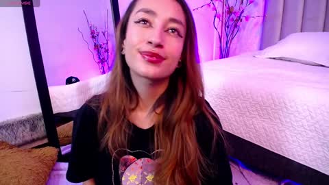 Violet Jones online show from 12.22.24